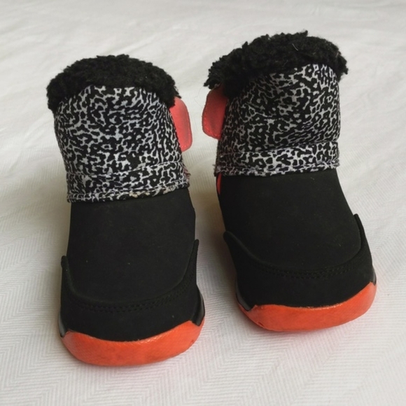 nike chukka moc warm lined unisex booties toddler size 6 CW - Picture 3 of 11